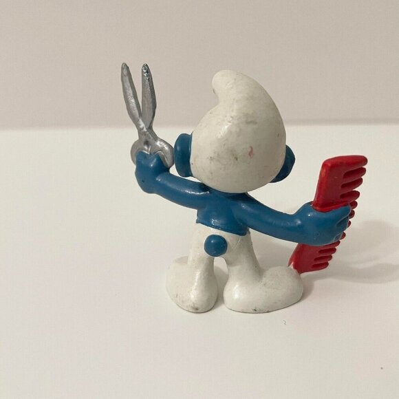 Vintage Smurfs Figure Barber Hair Stylist PEYO Comb Scissors PVC Toy - Picture 3 of 11